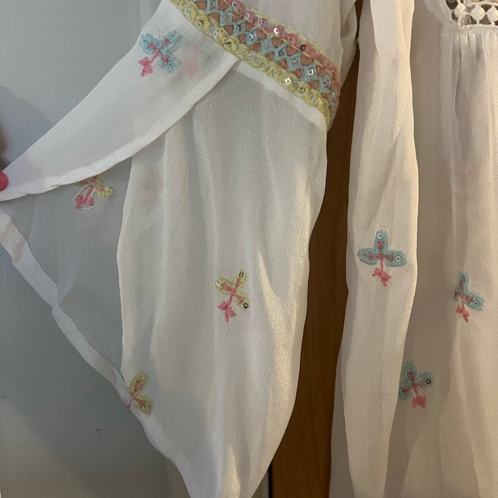 White Bohemian Embroidered Top - Picture 6 of 6